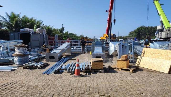 Estrutura metálica em construção