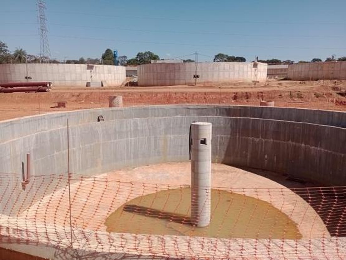 Construção de bacias de estação de tratamento de efluentes